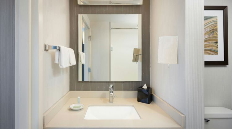 Courtyard Magnificent Mile Room