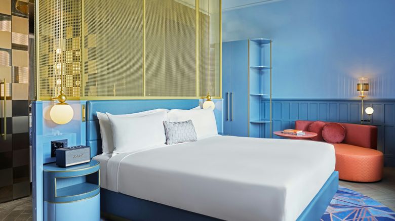 <b>W Budapest Suite</b>. Images powered by <a href="https://www.leonardoworldwide.com/" title="Leonardo Worldwide" target="_blank">Leonardo</a>.
