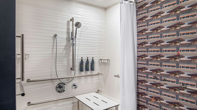 <b>Aloft Framingham Room</b>. Images powered by <a href="https://www.leonardoworldwide.com/" title="Leonardo Worldwide" target="_blank">Leonardo</a>.