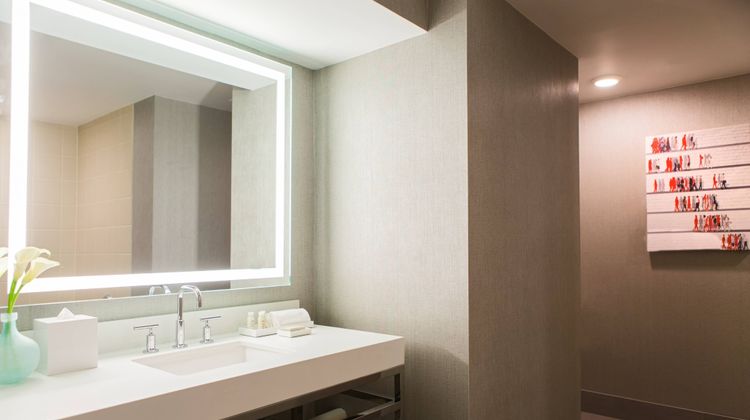Renaissance Chicago Downtown Hotel Room