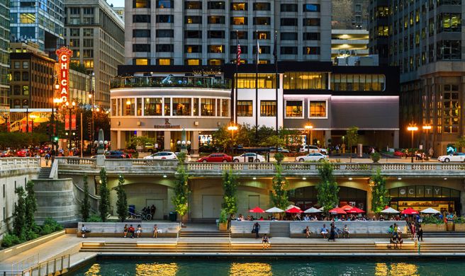 Renaissance Chicago Downtown Hotel Exterior