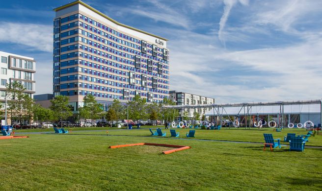 Aloft Boston Seaport District Exterior