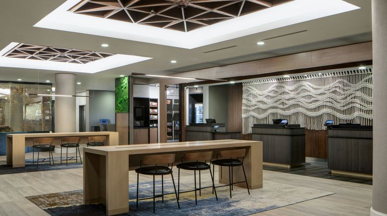 <b>Courtyard Chicago Downtown/River North Lobby</b>. Images powered by <a href="https://www.leonardoworldwide.com/" title="Leonardo Worldwide" target="_blank">Leonardo</a>.