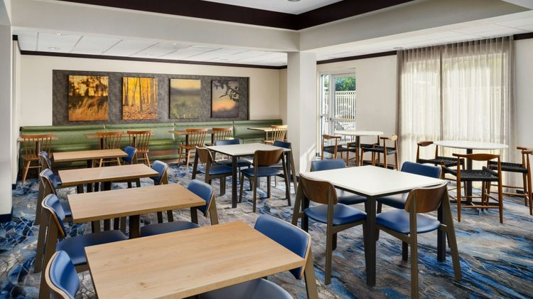 Fairfield Inn & Suites Stadium Area Restaurant