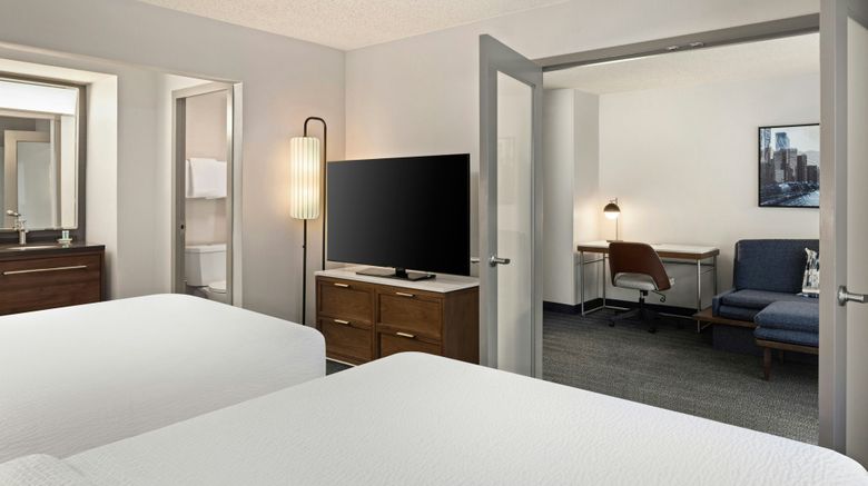 <b>Courtyard Chicago Downtown/River North Suite</b>. Images powered by <a href="https://www.leonardoworldwide.com/" title="Leonardo Worldwide" target="_blank">Leonardo</a>.