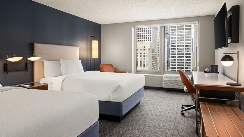<b>Courtyard Chicago Downtown/River North Room</b>. Images powered by <a href="https://www.leonardoworldwide.com/" title="Leonardo Worldwide" target="_blank">Leonardo</a>.