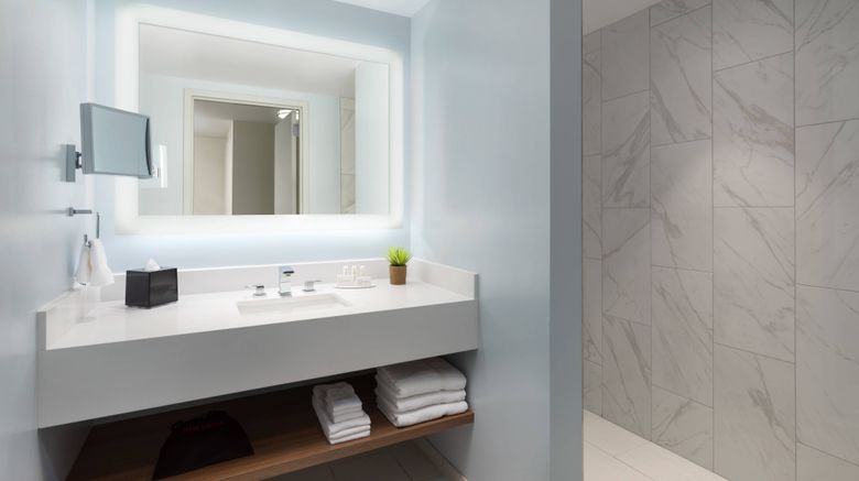 <b>Courtyard by Marriott Boston Cambridge Room</b>. Images powered by <a href="https://www.leonardoworldwide.com/" title="Leonardo Worldwide" target="_blank">Leonardo</a>.