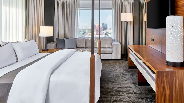 <b>The Westin Charlotte Suite</b>. Images powered by <a href="https://www.leonardoworldwide.com/" title="Leonardo Worldwide" target="_blank">Leonardo</a>.