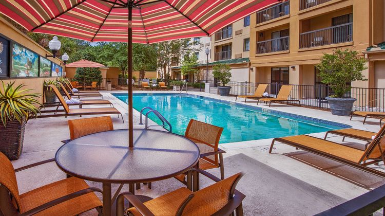Courtyard N. Charleston Airport/Coliseum Pool