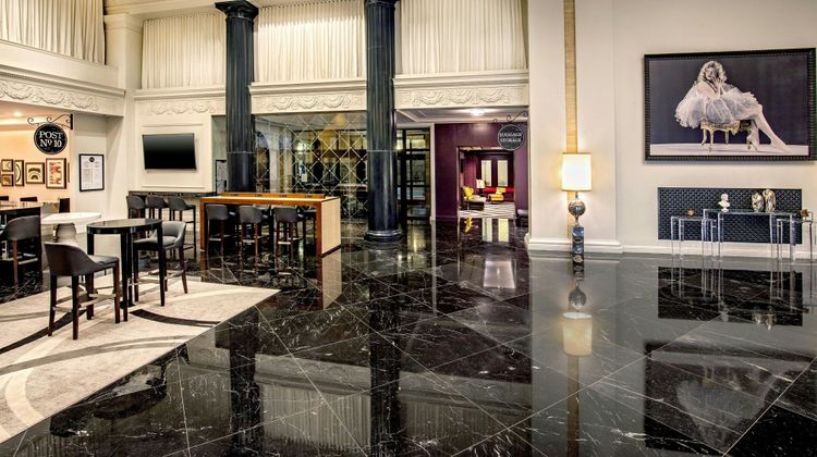Courtyard by Marriott Boston Downtown Lobby
