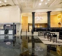 Courtyard by Marriott Boston Downtown Lobby