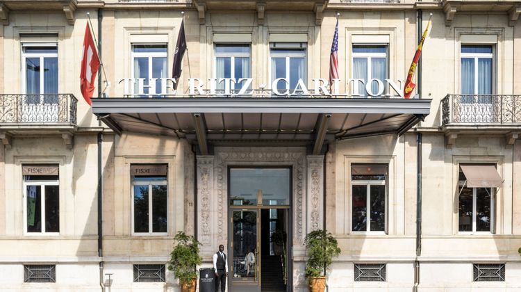 The Ritz-Carlton Hotel de la Paix Exterior