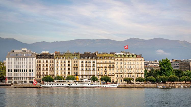 The Ritz-Carlton Hotel de la Paix Exterior
