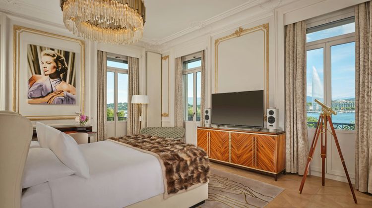 The Ritz-Carlton Hotel de la Paix Suite