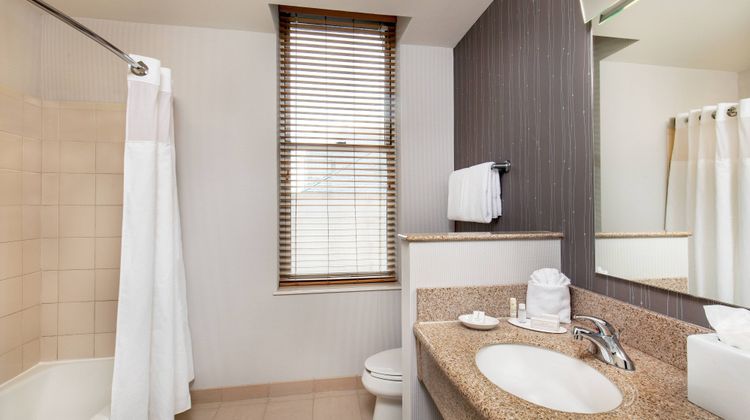 Courtyard by Marriott at Copley Square Room
