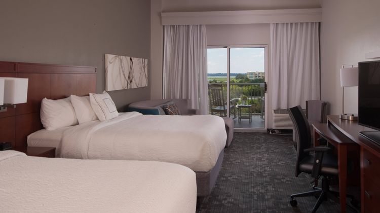 Courtyard Charleston Waterfront Room