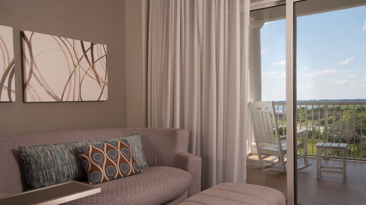 Courtyard Charleston Waterfront Room