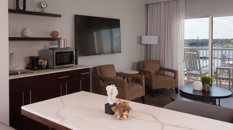 <b>Courtyard Charleston Waterfront Suite</b>. Images powered by <a href="https://www.leonardoworldwide.com/" title="Leonardo Worldwide" target="_blank">Leonardo</a>.