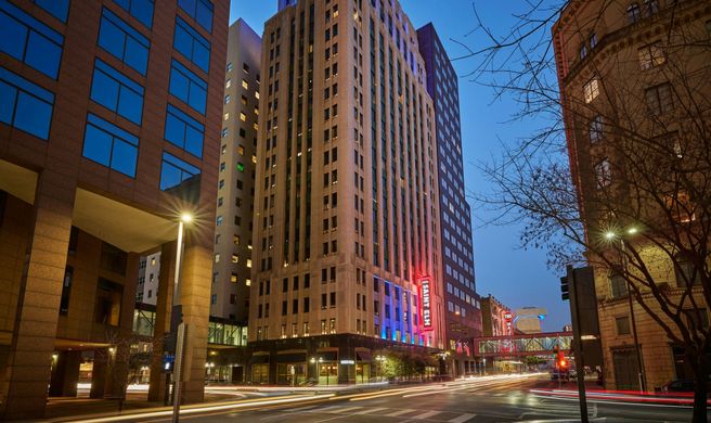 Renaissance Saint Elm Dallas Downtown Exterior