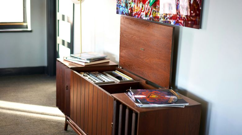 <b>Renaissance Saint Elm Dallas Downtown Suite</b>. Images powered by <a href="https://www.leonardoworldwide.com/" title="Leonardo Worldwide" target="_blank">Leonardo</a>.