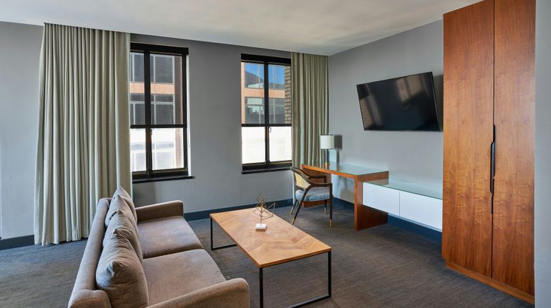 <b>Renaissance Saint Elm Dallas Downtown Suite</b>. Images powered by <a href="https://www.leonardoworldwide.com/" title="Leonardo Worldwide" target="_blank">Leonardo</a>.
