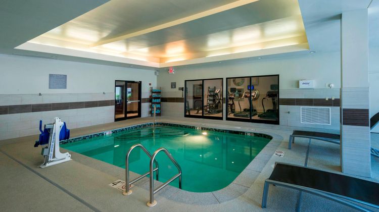 Courtyard Worcester Pool