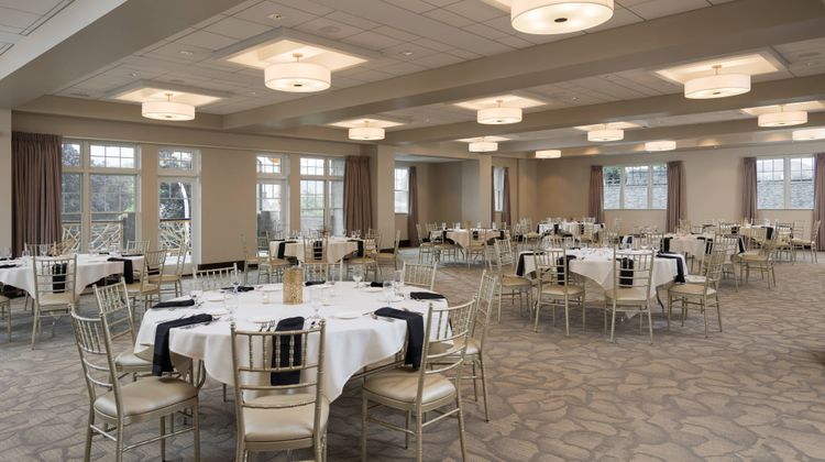 Courtyard by Marriott Lake George Meeting