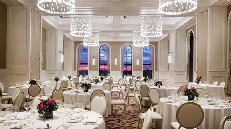 Hotel Vin, Autograph Collection Lobby