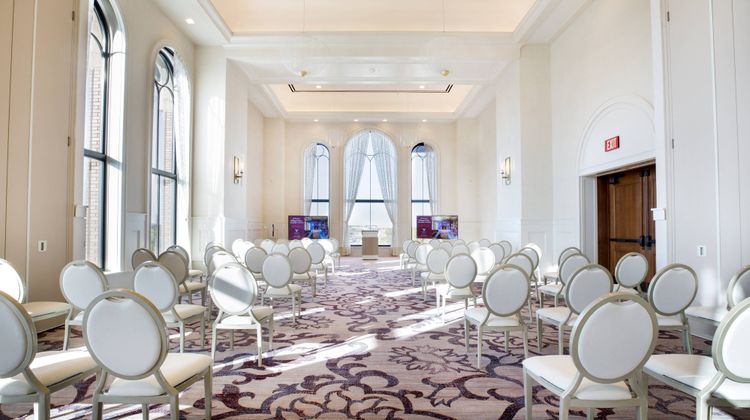 Hotel Vin, Autograph Collection Recreation