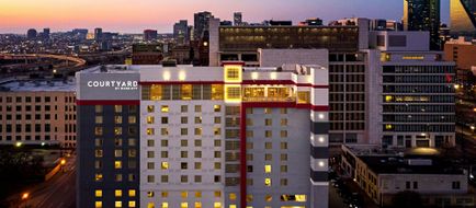 Courtyard Dallas Downtown/Reunion Dist Exterior