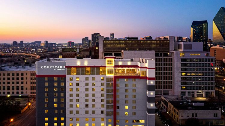 Courtyard Dallas Downtown/Reunion Dist Exterior