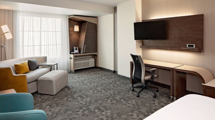 Courtyard Dallas Downtown/Reunion Dist Room