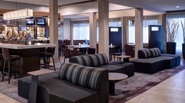 <b>Courtyard Des Moines West/Clive Lobby</b>. Images powered by <a href="https://www.leonardoworldwide.com/" title="Leonardo Worldwide" target="_blank">Leonardo</a>.