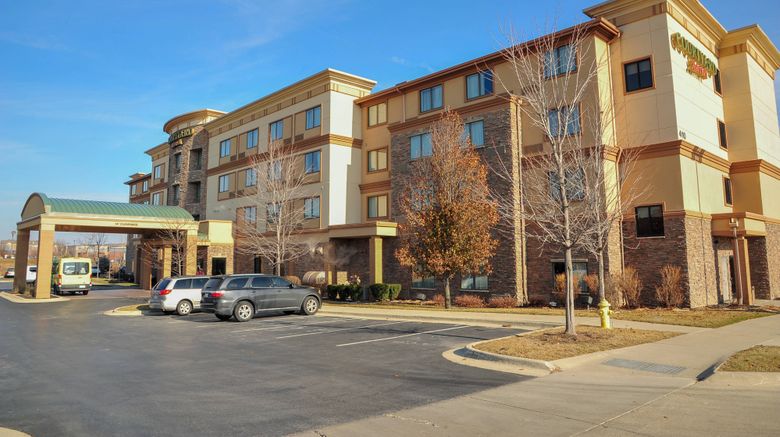 Courtyard Des Moines West/Jordan Creek Exterior. Images powered by <a href="https://www.leonardoworldwide.com" target="_blank" rel="noopener">Leonardo</a>.