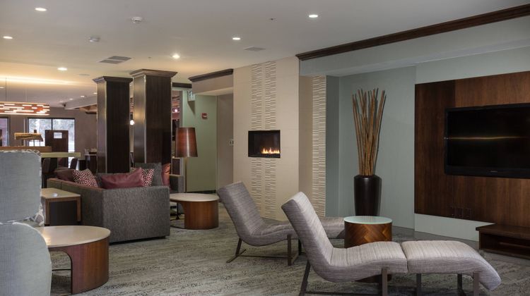 Courtyard Des Moines West/Jordan Creek Lobby