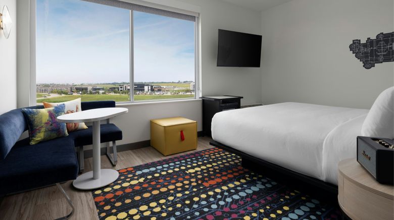 <b>Aloft Waukee Room</b>. Images powered by <a href="https://www.leonardoworldwide.com/" title="Leonardo Worldwide" target="_blank">Leonardo</a>.