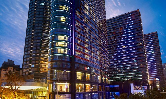Renaissance Chengdu Hotel Exterior
