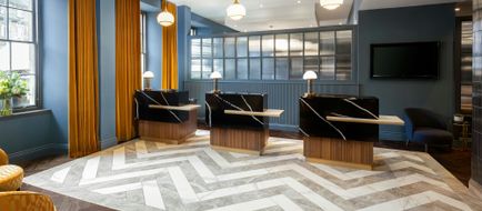 Courtyard by Marriott Edinburgh Lobby