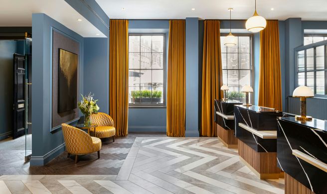 Courtyard by Marriott Edinburgh Lobby