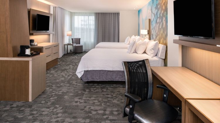 Courtyard Detroit Farmington Hills Suite
