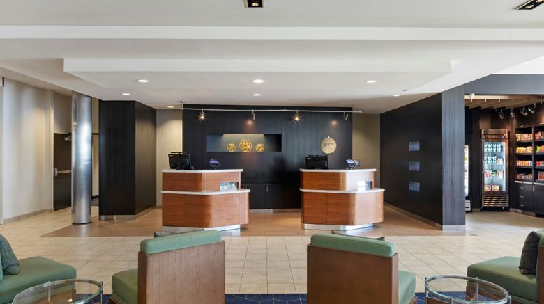 <b>Courtyard Long Beach Airport Lobby</b>. Images powered by <a href="https://www.leonardoworldwide.com/" title="Leonardo Worldwide" target="_blank">Leonardo</a>.