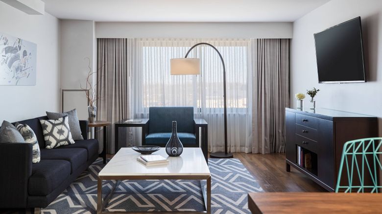 <b>The Baronette Renaissance Detroit-Novi Suite</b>. Images powered by <a href="https://www.leonardoworldwide.com/" title="Leonardo Worldwide" target="_blank">Leonardo</a>.