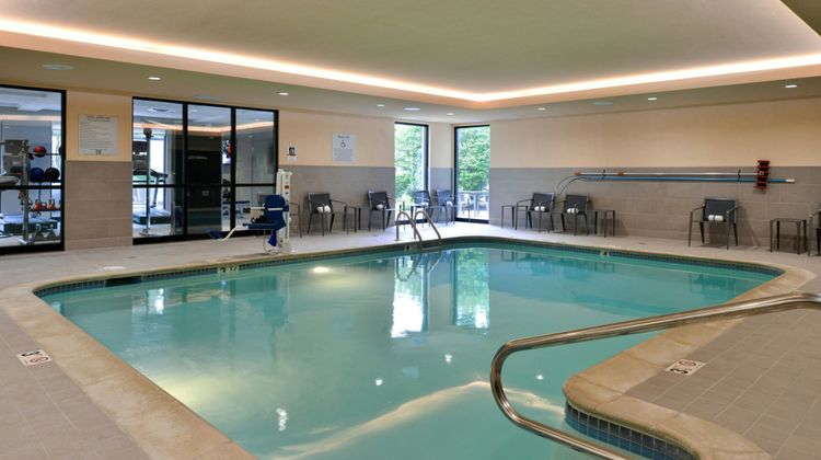 Courtyard Detroit Utica Pool