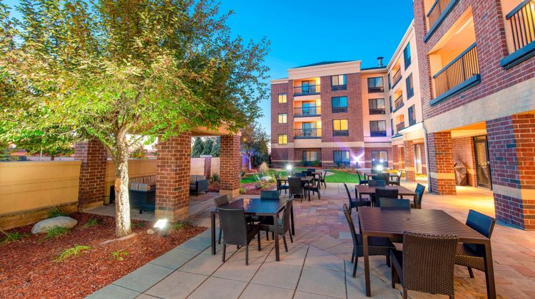 Courtyard Denver Park Meadow Exterior