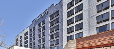 Courtyard by Marriott Meadowlands Exterior