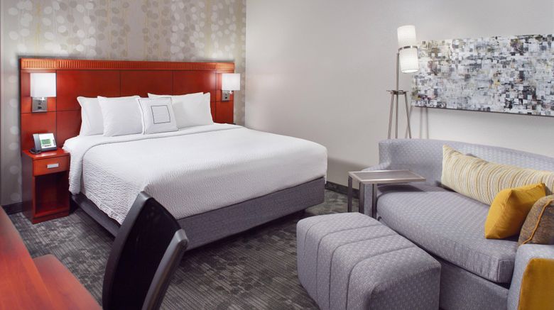 <b>Courtyard by Marriott Greensboro Room</b>. Images powered by <a href="https://www.leonardoworldwide.com/" title="Leonardo Worldwide" target="_blank">Leonardo</a>.