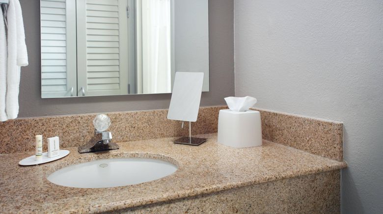 <b>Courtyard by Marriott Greensboro Room</b>. Images powered by <a href="https://www.leonardoworldwide.com/" title="Leonardo Worldwide" target="_blank">Leonardo</a>.
