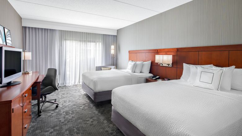 <b>Courtyard by Marriott Pittsburgh Airport Room</b>. Images powered by <a href="https://www.leonardoworldwide.com/" title="Leonardo Worldwide" target="_blank">Leonardo</a>.