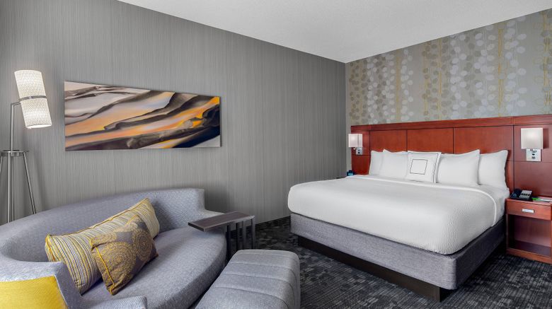 <b>Courtyard by Marriott Pittsburgh Airport Room</b>. Images powered by <a href="https://www.leonardoworldwide.com/" title="Leonardo Worldwide" target="_blank">Leonardo</a>.