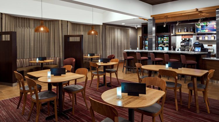 Courtyard by Marriott Pittsburgh Airport Restaurant
